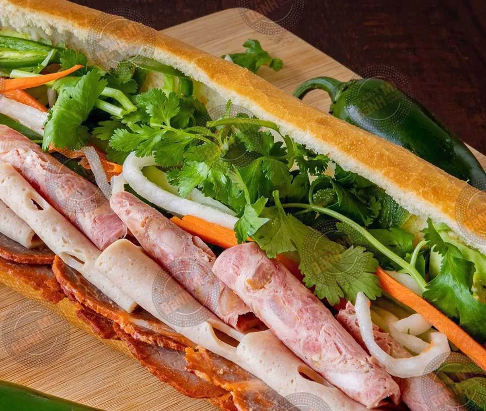 Special combination bánh mì.
